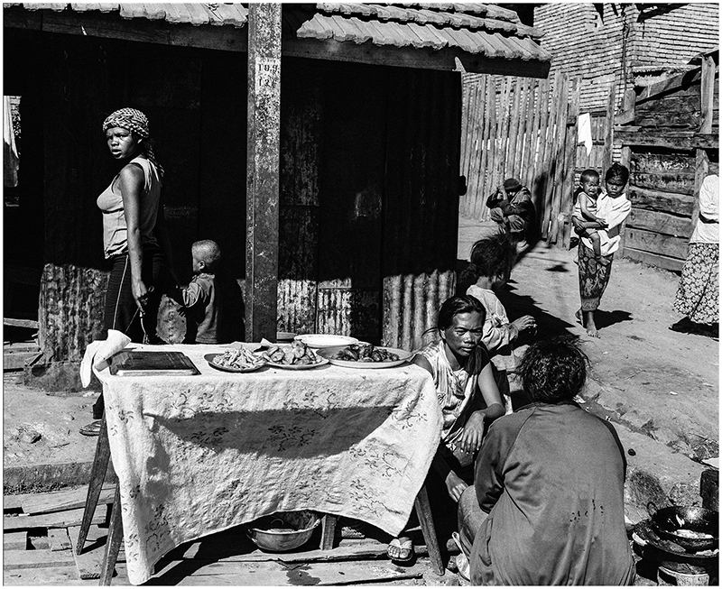 Scène de rue à Antsirabé, Madagascar